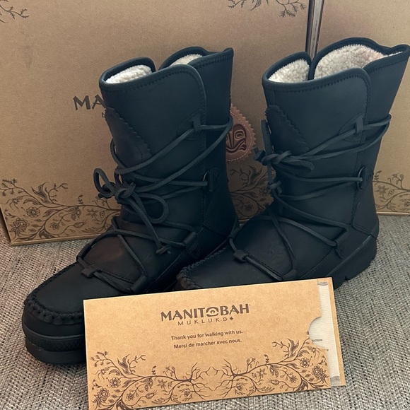 Manitobah Woman’s Pacific Half Winter Boots Size 7 NEW - Picture 6 of 8